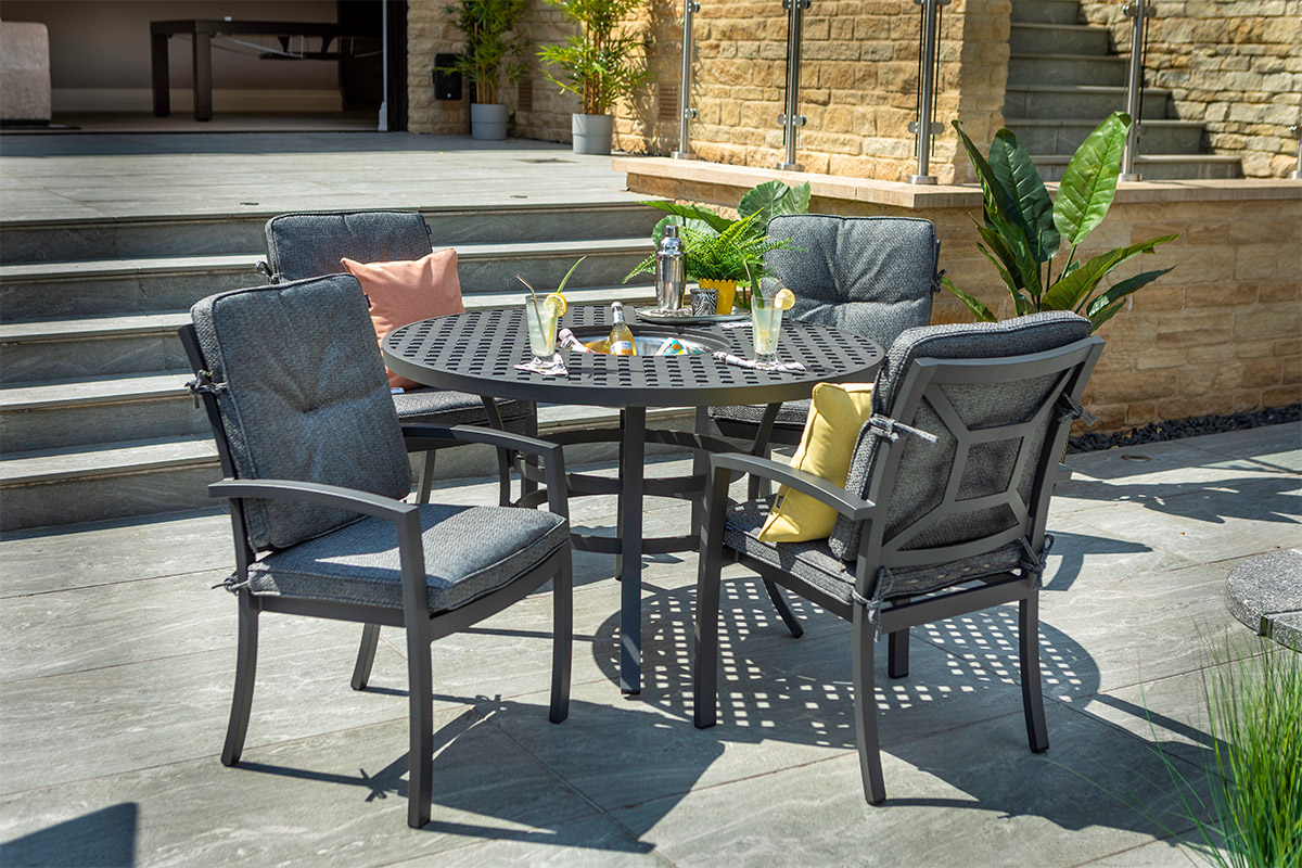 Rosario 4 Seat Round Fire Pit Dining Set 