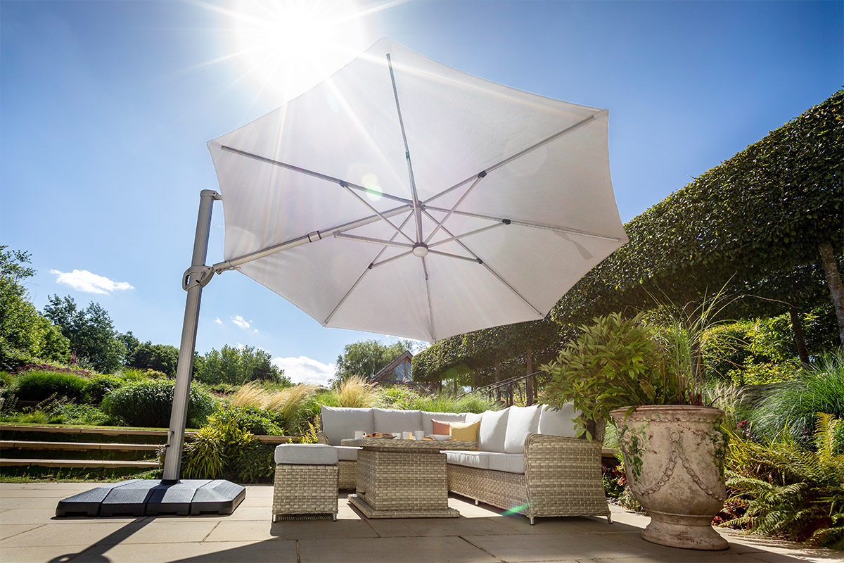 3.5m Round Caribbean Round Cantilever Parasol with Lights and Base